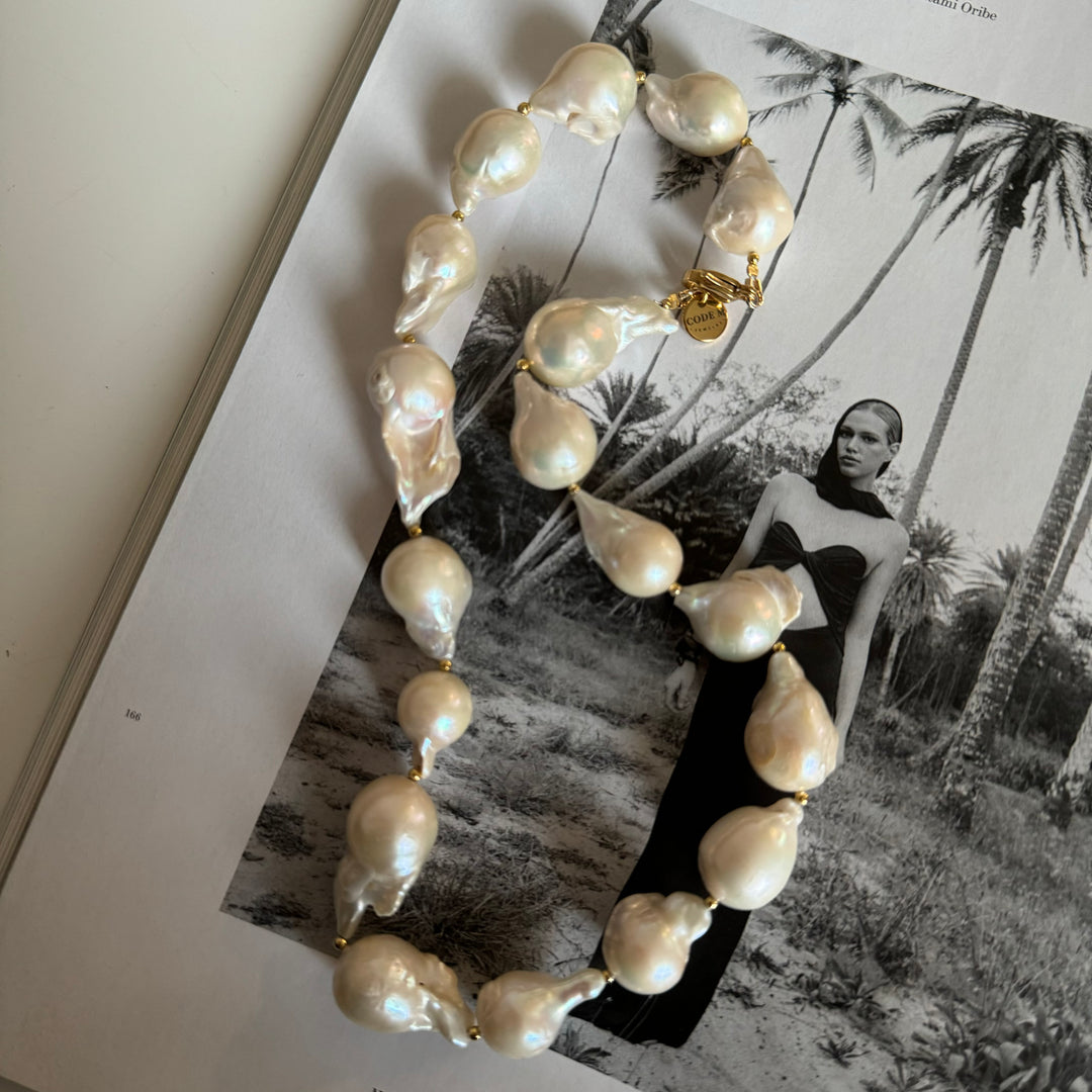 "Baroque Pearls" necklace